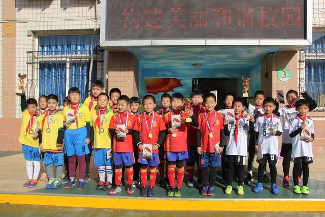 2026赛季回顾：上海海港如何在锋线调整中做出选择
